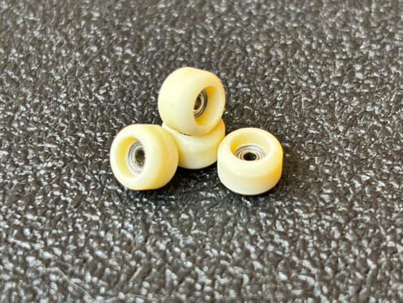 classic wide Bone white